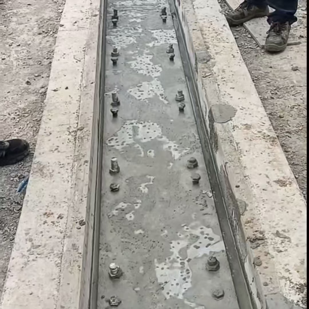 黄岛港口码头起重机龙门吊重型机械设备稳固用早强快凝轨道胶泥